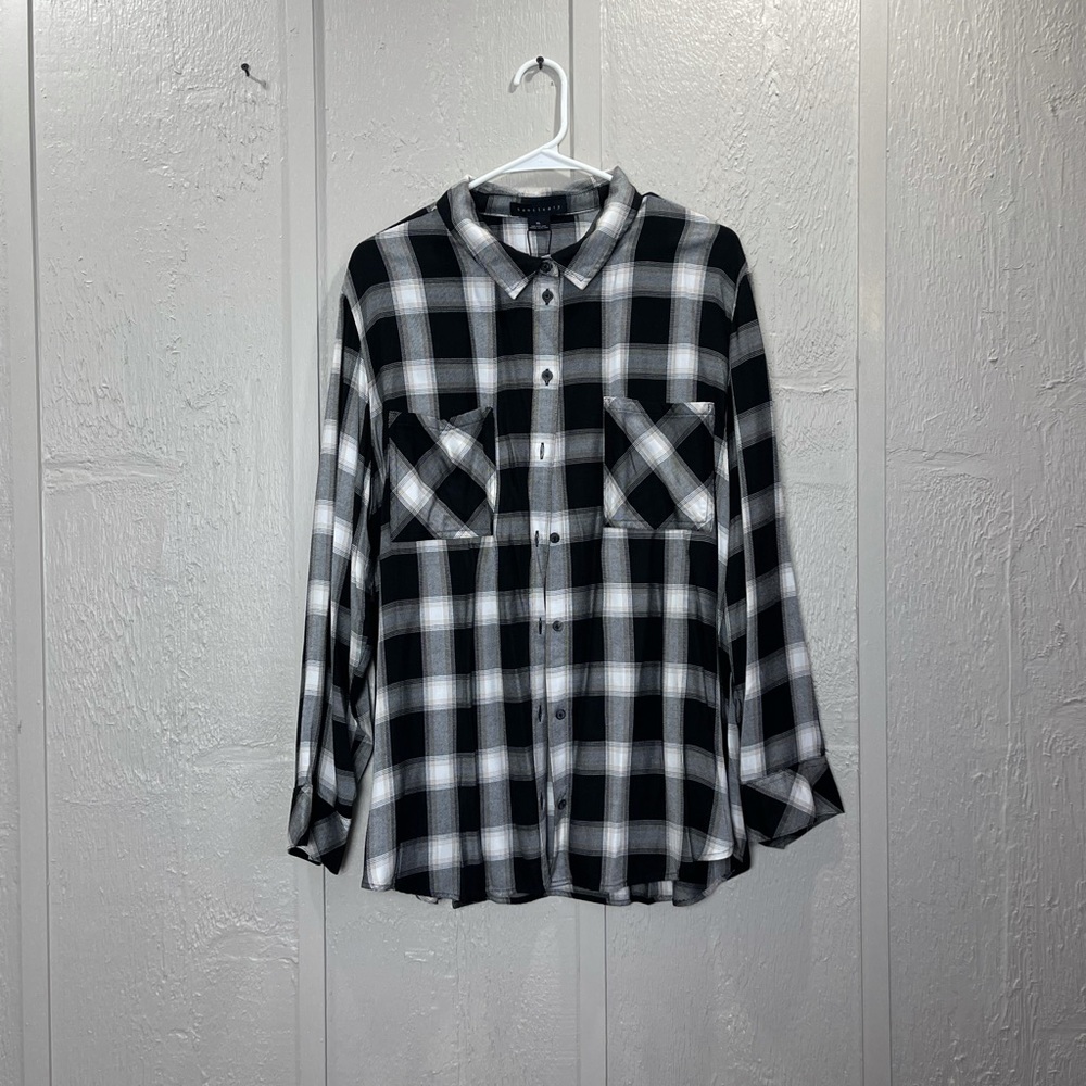 Women’s XL Sanctuary Plaid Button Up Black & White